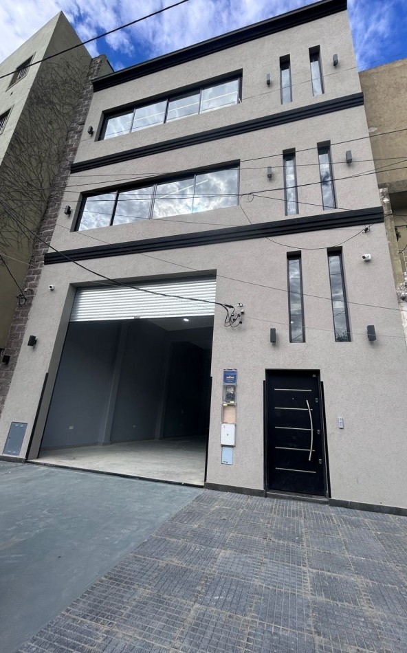 GALPON CON DEPOSITO Y POSIBLE VIVIENDA U OFICINAS (POSIBLE FINANCIACION) REF. 876