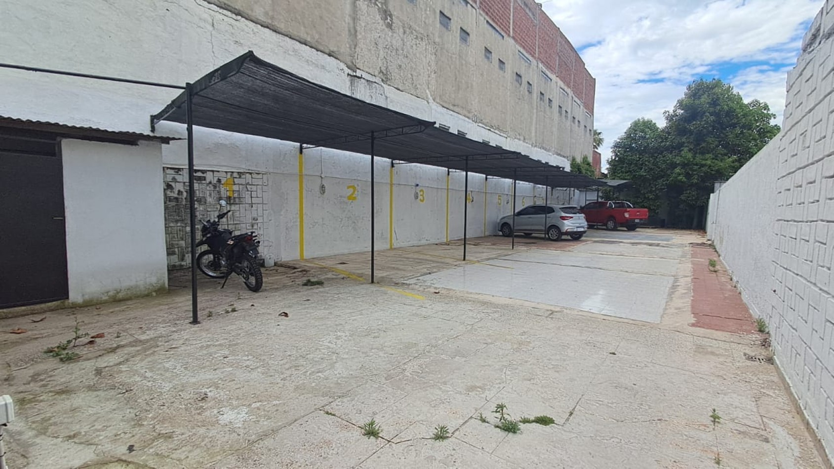 LOTE DE 8.66x37.24 C/ BAÑO Y DEPOSITO (CON PROYECTO APROBADO PARA EDIFICIO) REF. 878