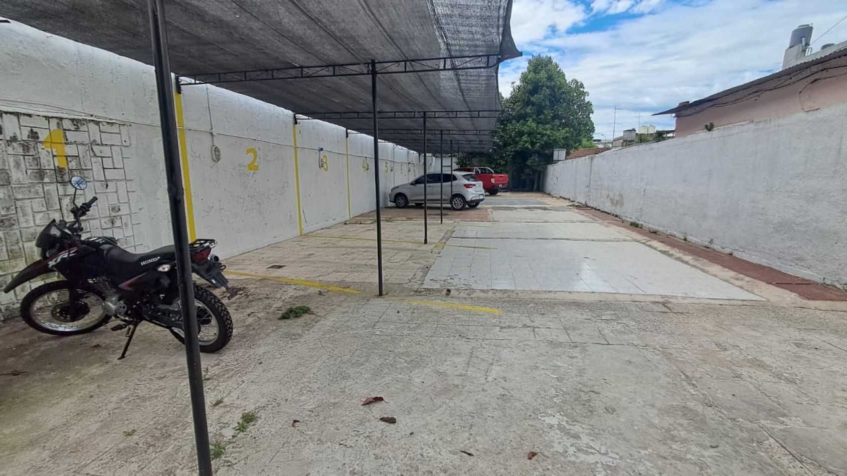 LOTE DE 8.66x37.24 C/ BAÑO Y DEPOSITO (CON PROYECTO APROBADO PARA EDIFICIO) REF. 878