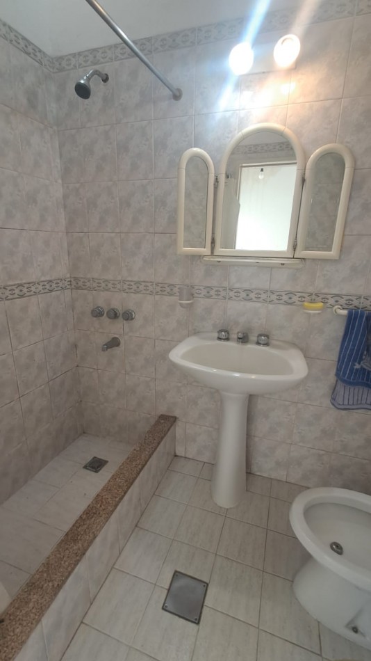 PH 2 PB AL FRENTE CON COCHERA, PATIO Y TERRAZA  "SIN EXPENSAS" REF. 880