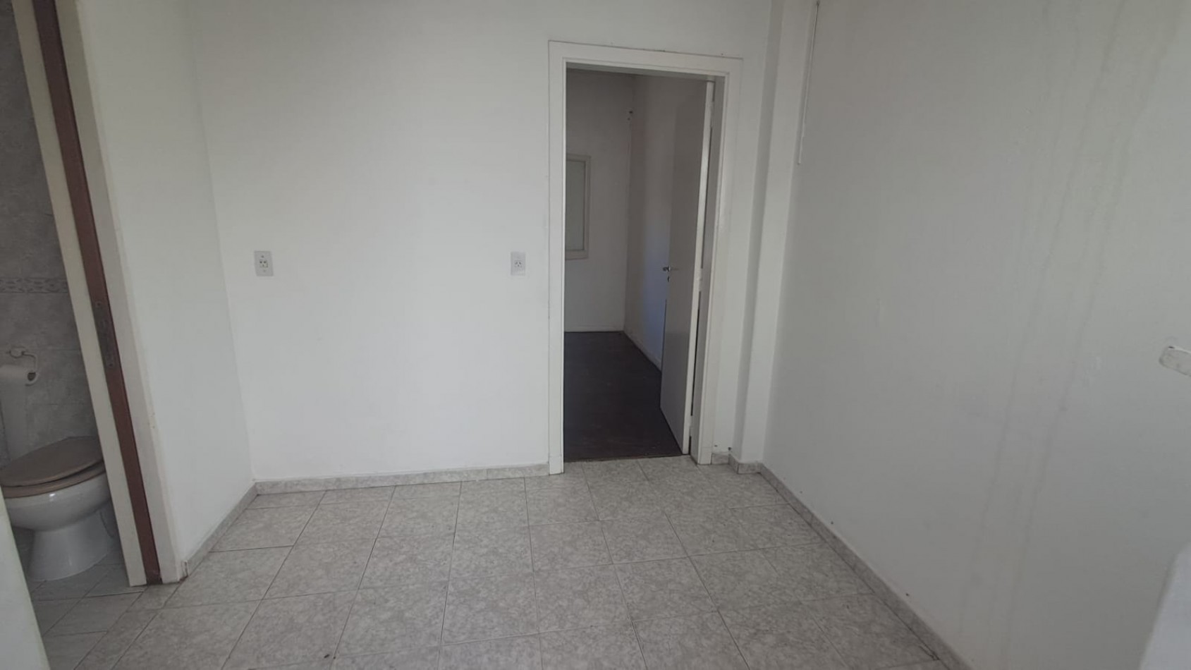 PH 2 PB AL FRENTE CON COCHERA, PATIO Y TERRAZA  "SIN EXPENSAS" REF. 880