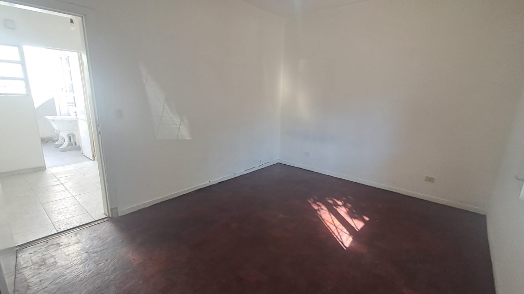 PH 2 PB AL FRENTE CON COCHERA, PATIO Y TERRAZA  "SIN EXPENSAS" REF. 880