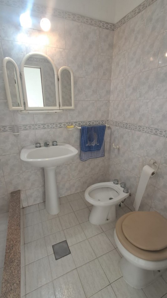 PH 2 PB AL FRENTE CON COCHERA, PATIO Y TERRAZA  "SIN EXPENSAS" REF. 880