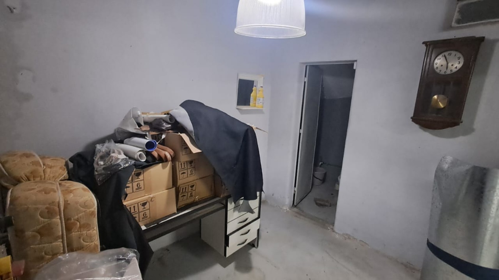  2 LOCALES UNIDOS CON BAÑO Y DEPOSITO (VENTA EN BLOCK)