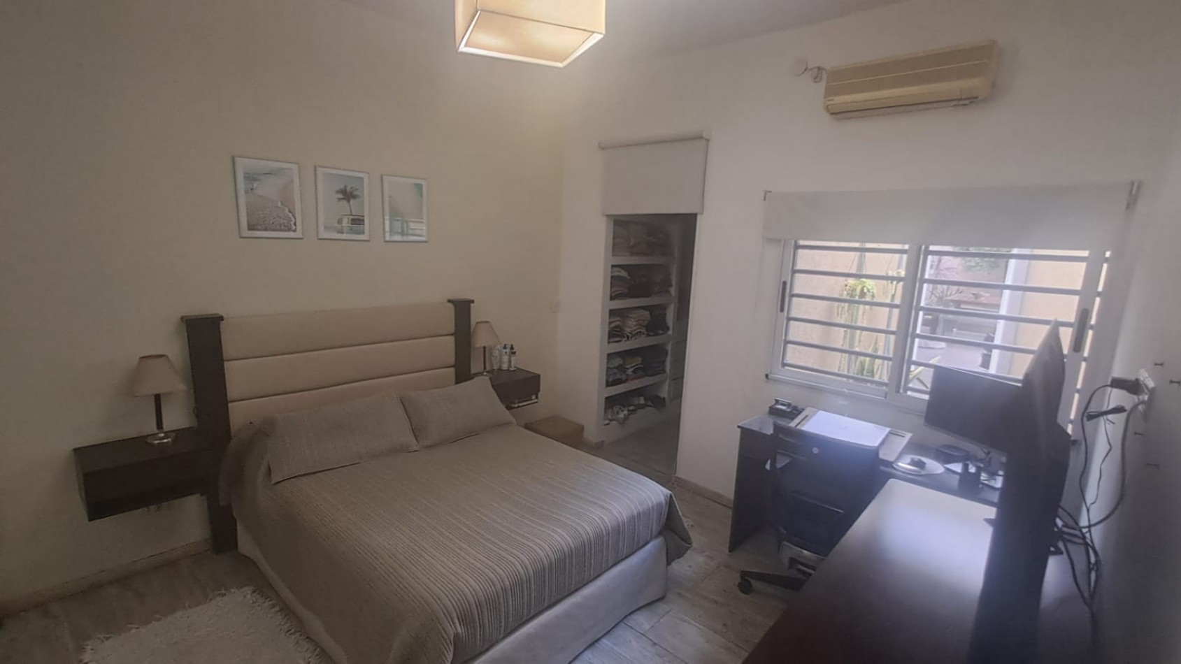 CASA 4 AMB CON GARAGE CUBIERTO, QUINCHO CON PARRILLA Y PATIO REF. 883