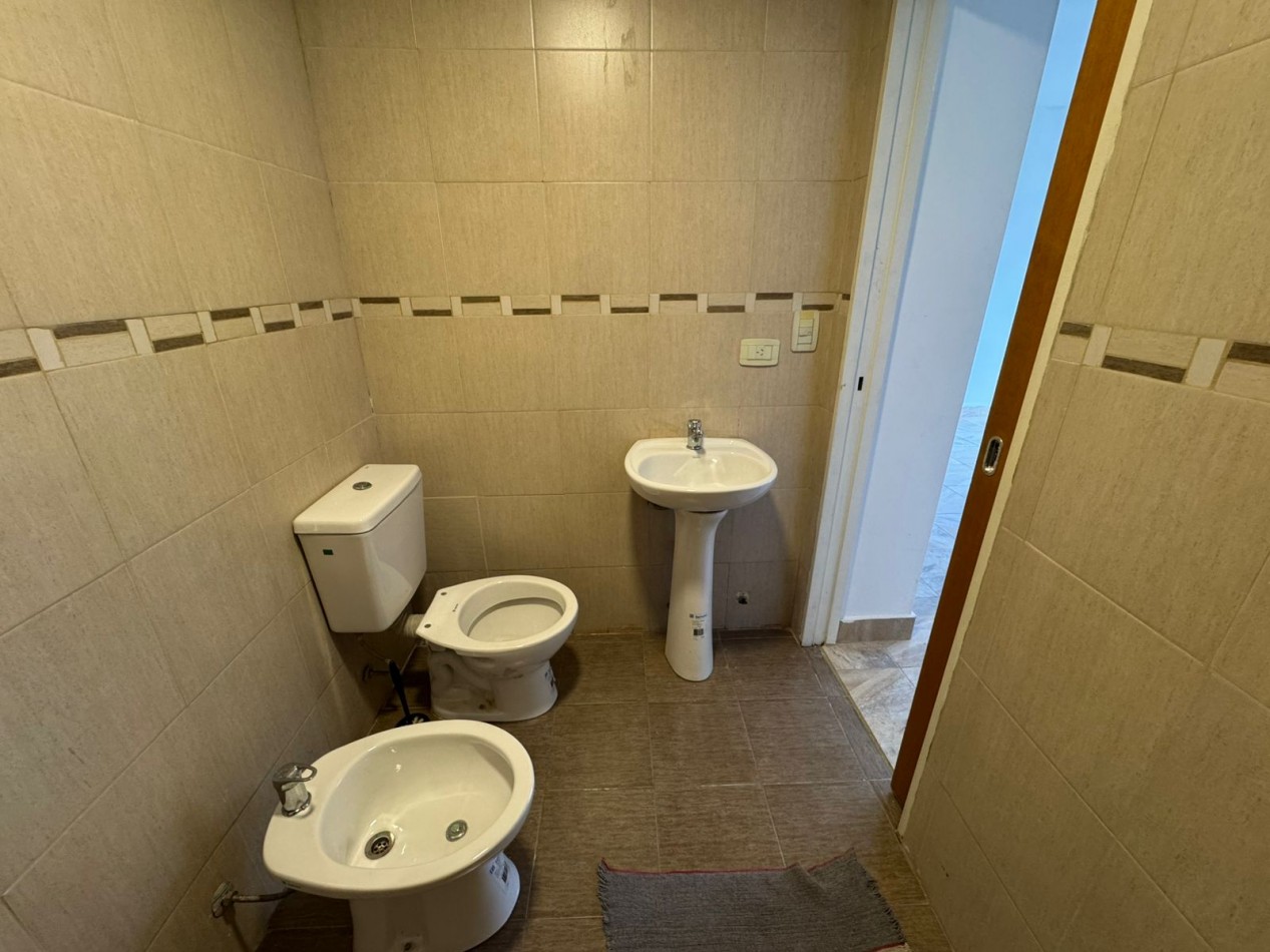 DEPARTAMENTO MONOAMBIENTE AL FRENTE A METROS DE CABA.REF.886