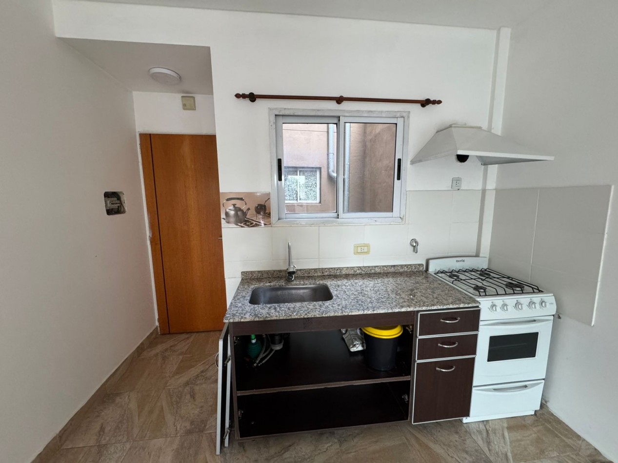 DEPARTAMENTO MONOAMBIENTE AL FRENTE A METROS DE CABA.REF.886