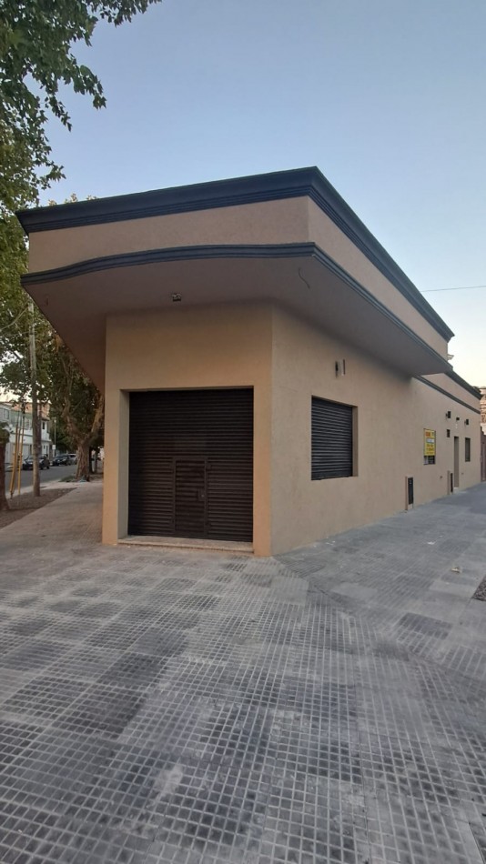 CASA 4 AMBIENTES CON LOCAL, GARAGE Y TERRAZA X T/SUPERFICIE CON LAVADERO (POSIBLE FINANCIACION) ref. 887