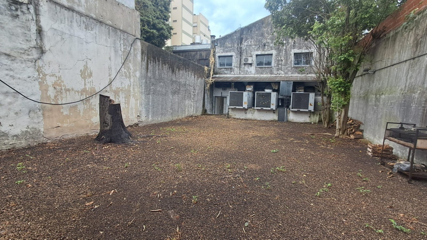 LOCAL EN 2 PLANTAS EN ZONA COMERCIAL