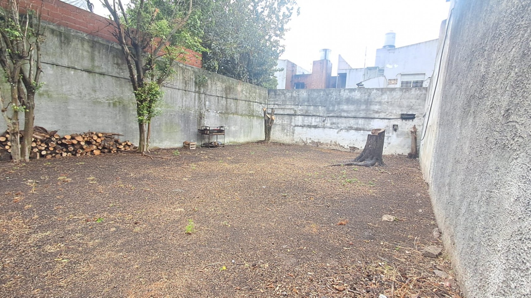 LOCAL EN 2 PLANTAS EN ZONA COMERCIAL