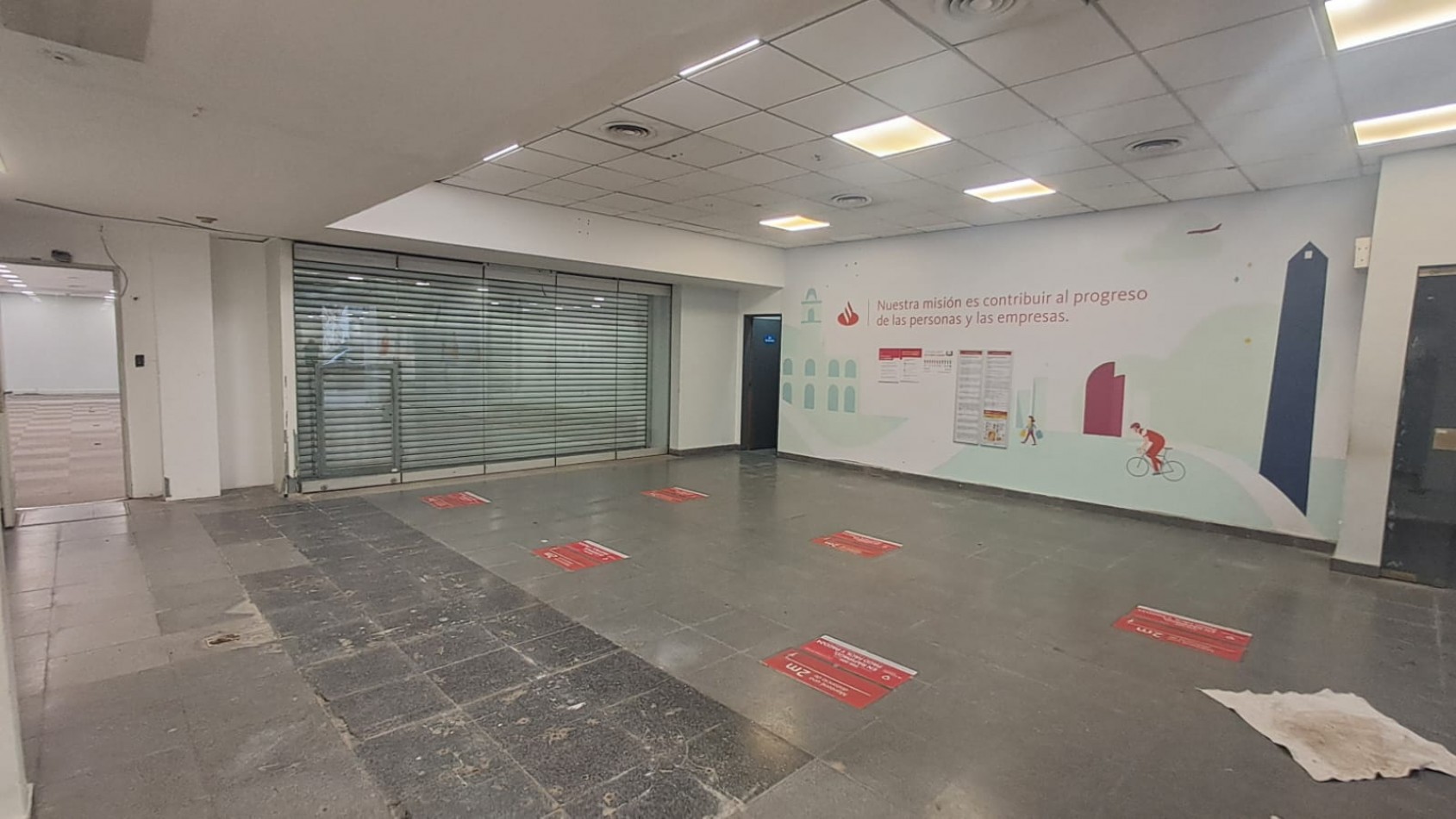 LOCAL EN 2 PLANTAS EN ZONA COMERCIAL