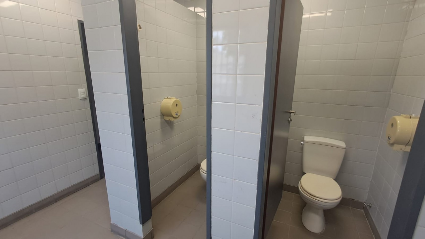 LOCAL EN 2 PLANTAS EN ZONA COMERCIAL