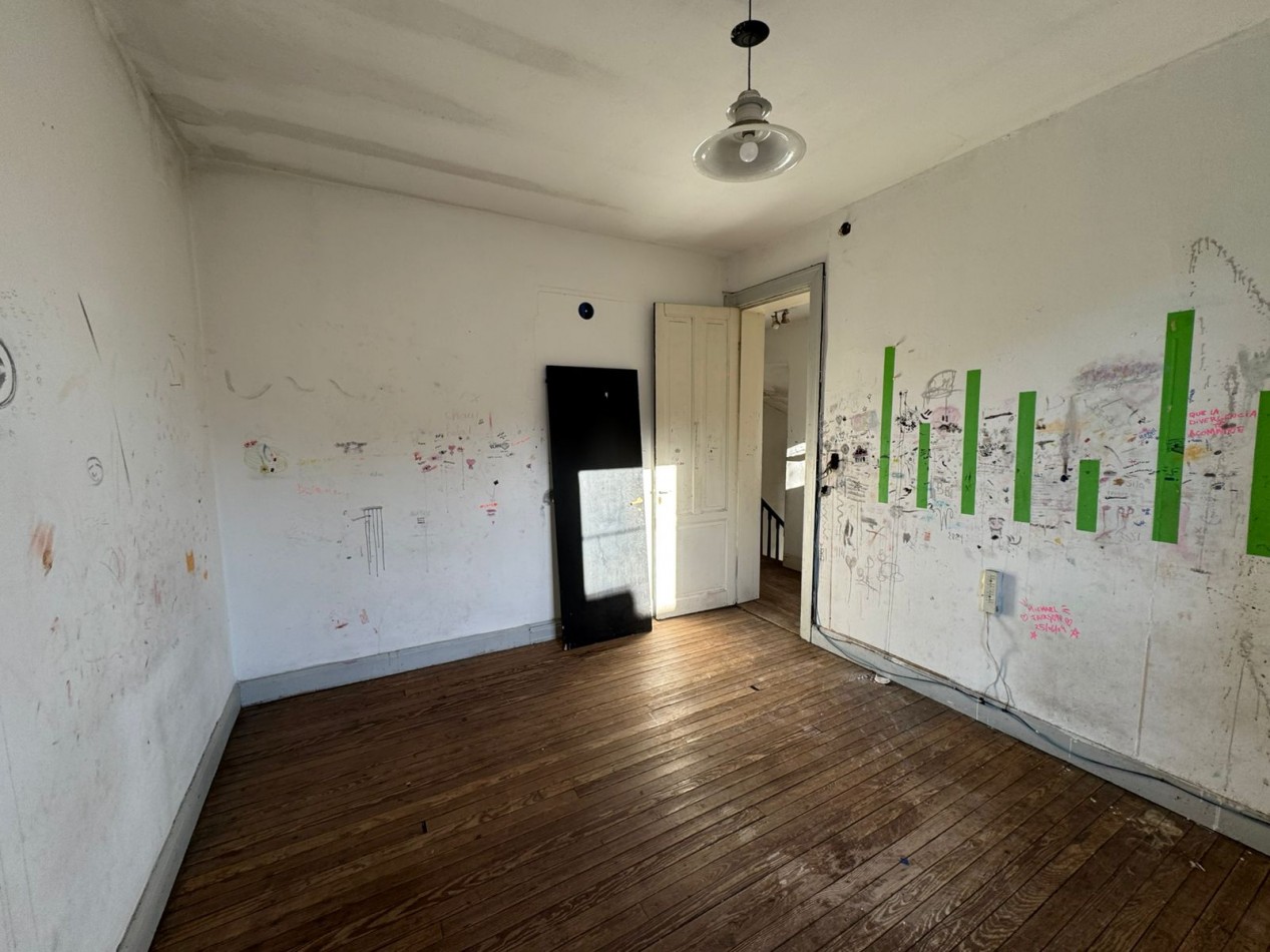 CASA 5 AMBIENTES CON PATIO A REFACCIONAR. REF. 892