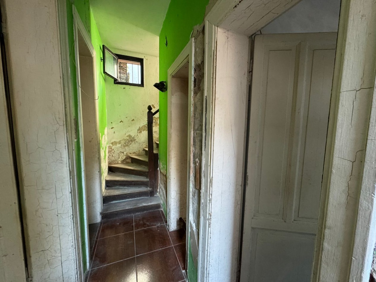 CASA 5 AMBIENTES CON PATIO A REFACCIONAR. REF. 892