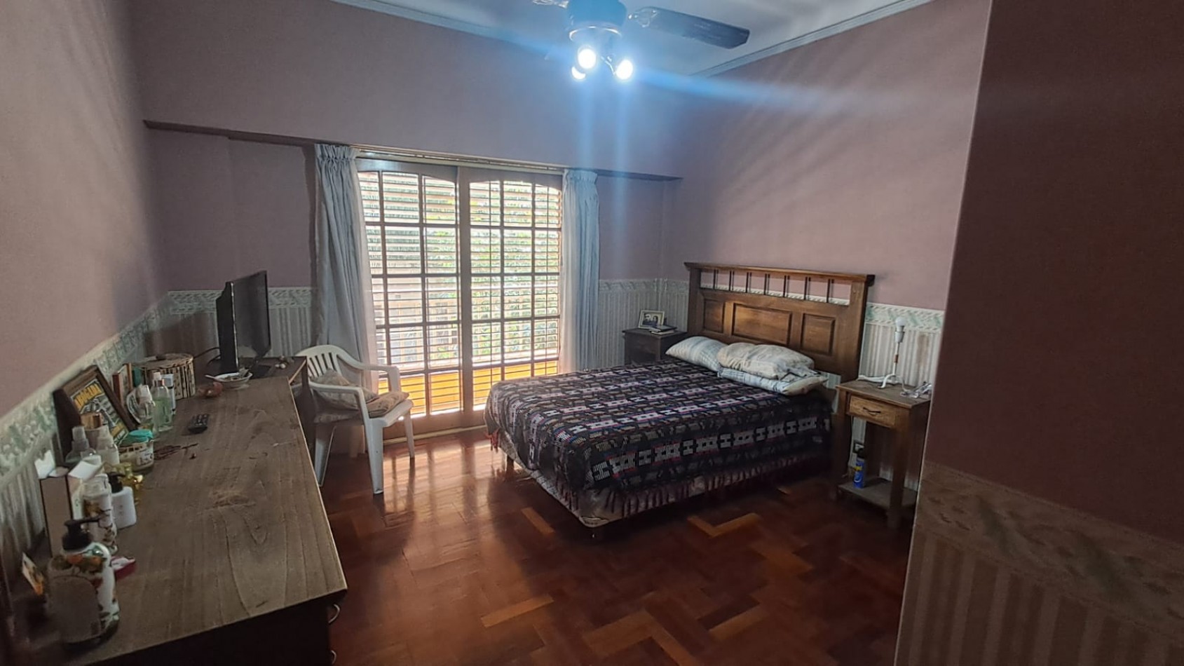 CASA 5 AMB CON COCHERA CUBIERTA, AMPLIO PATIO Y QUINCHO EN DOS PLANTAS.REF.894