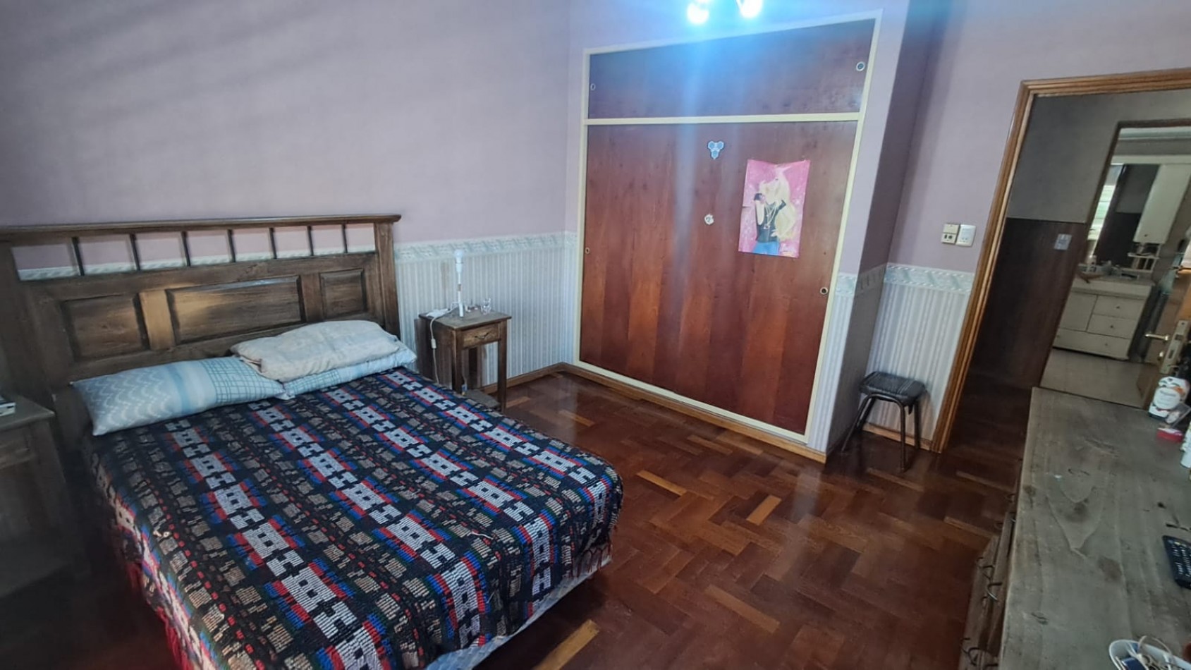 CASA 5 AMB CON COCHERA CUBIERTA, AMPLIO PATIO Y QUINCHO EN DOS PLANTAS.REF.894