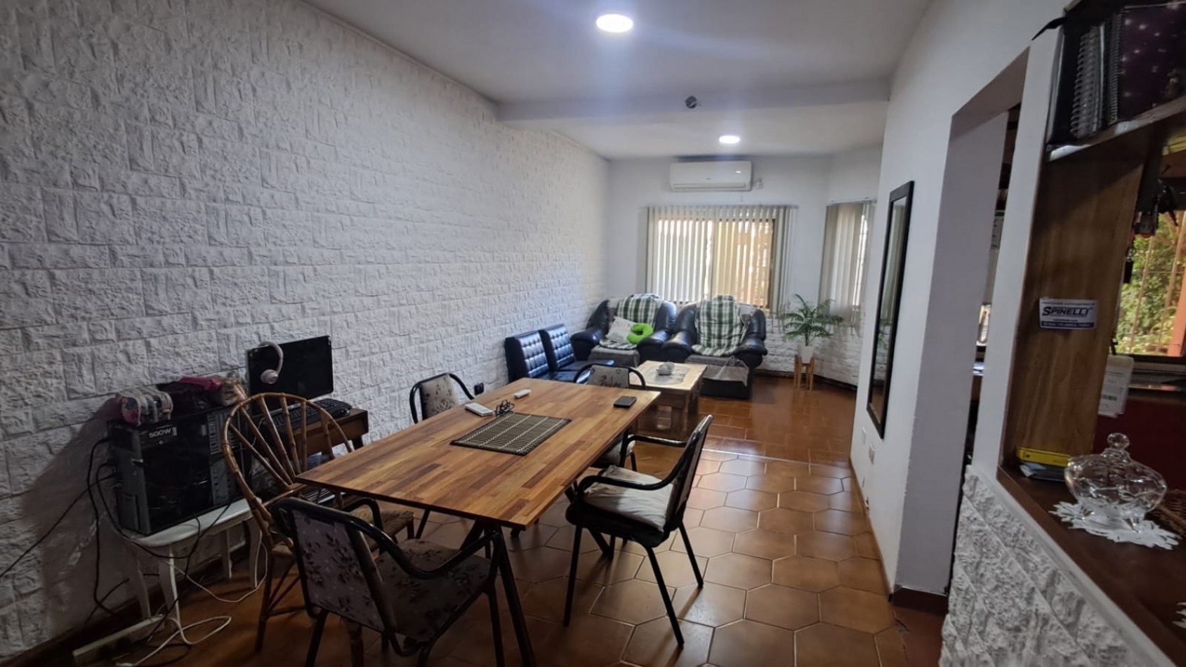 CASA IDEAL PARA 2 FAMILIAS (AL FRENTE 2 AMB CON COCHERA PARQUE Y AL FONDO 5 AMB CON GALERIA) REF. 895