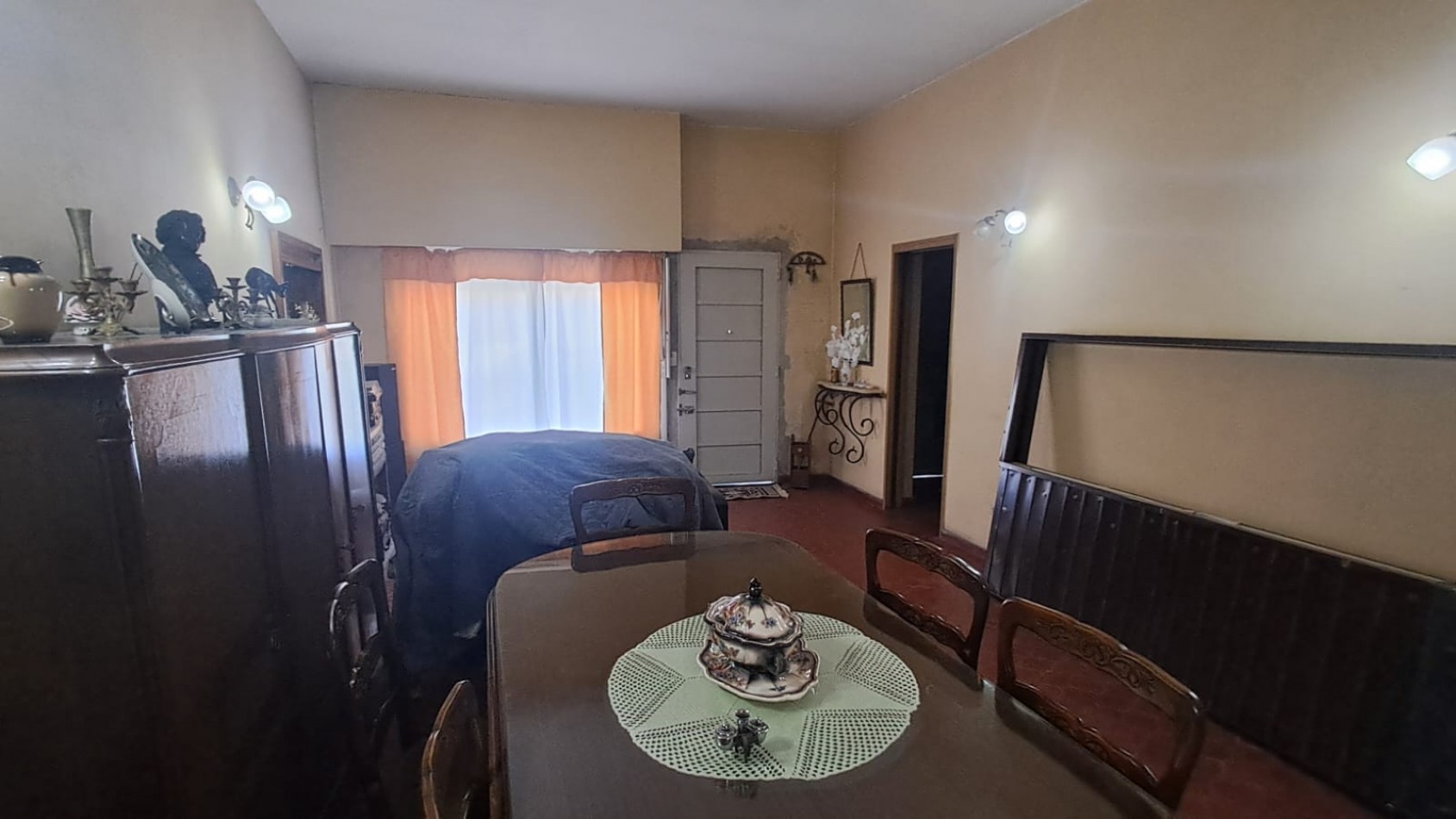 CASA IDEAL PARA 2 FAMILIAS (AL FRENTE 2 AMB CON COCHERA PARQUE Y AL FONDO 5 AMB CON GALERIA) REF. 895