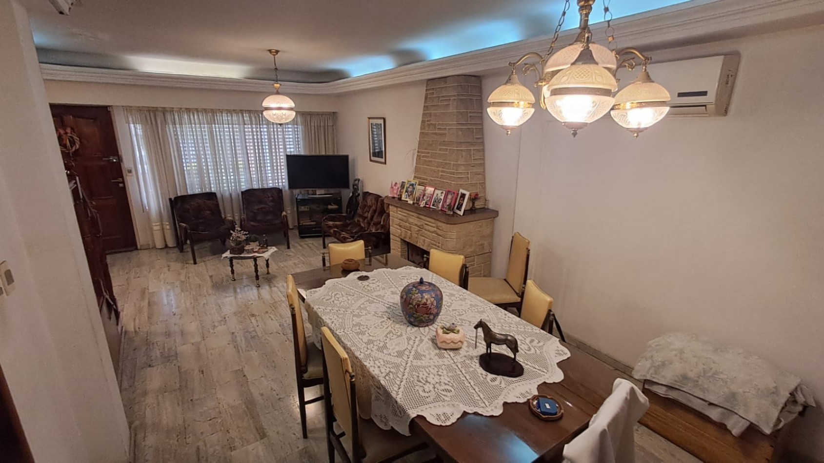 CASA 6 AMB CON COCHERA CUBIERTA (2 AUTOS), FONDO LIBRE Y TERRAZA REF. 896