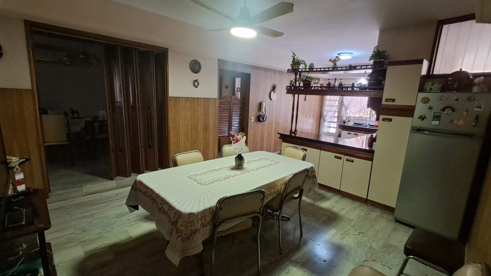 CASA 6 AMB CON COCHERA CUBIERTA (2 AUTOS), FONDO LIBRE Y TERRAZA REF. 896