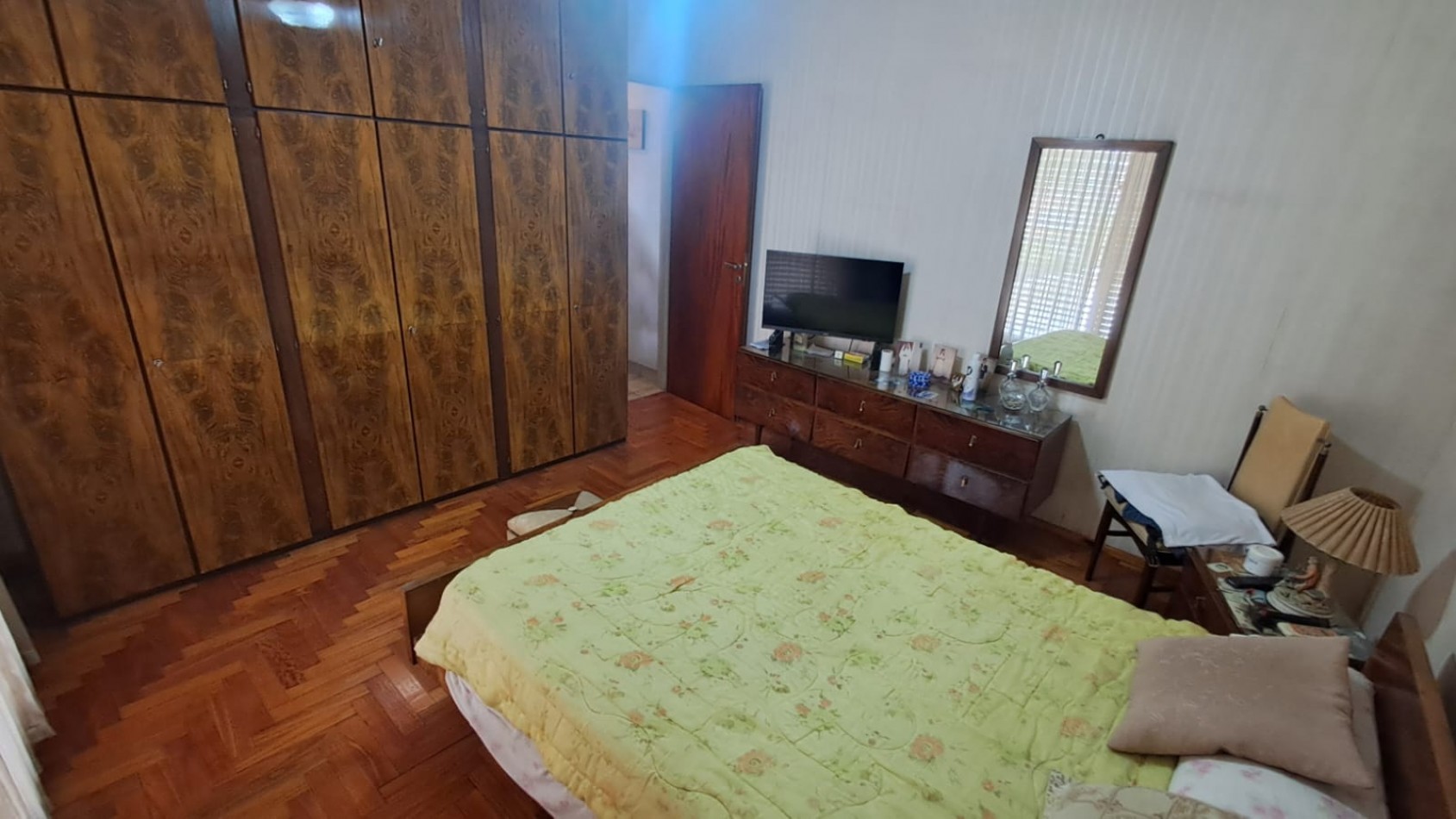 CASA 6 AMB CON COCHERA CUBIERTA (2 AUTOS), FONDO LIBRE Y TERRAZA REF. 896