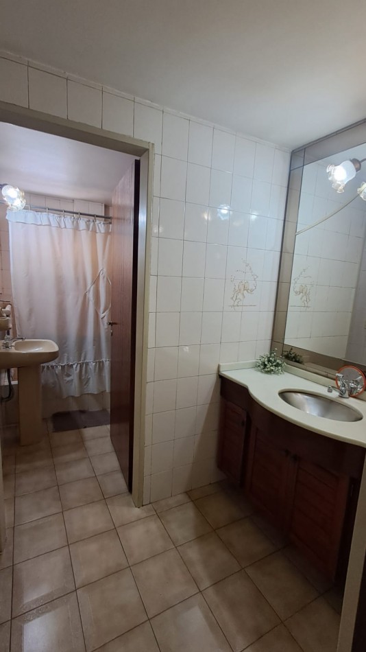 CASA 6 AMB CON COCHERA CUBIERTA (2 AUTOS), FONDO LIBRE Y TERRAZA REF. 896