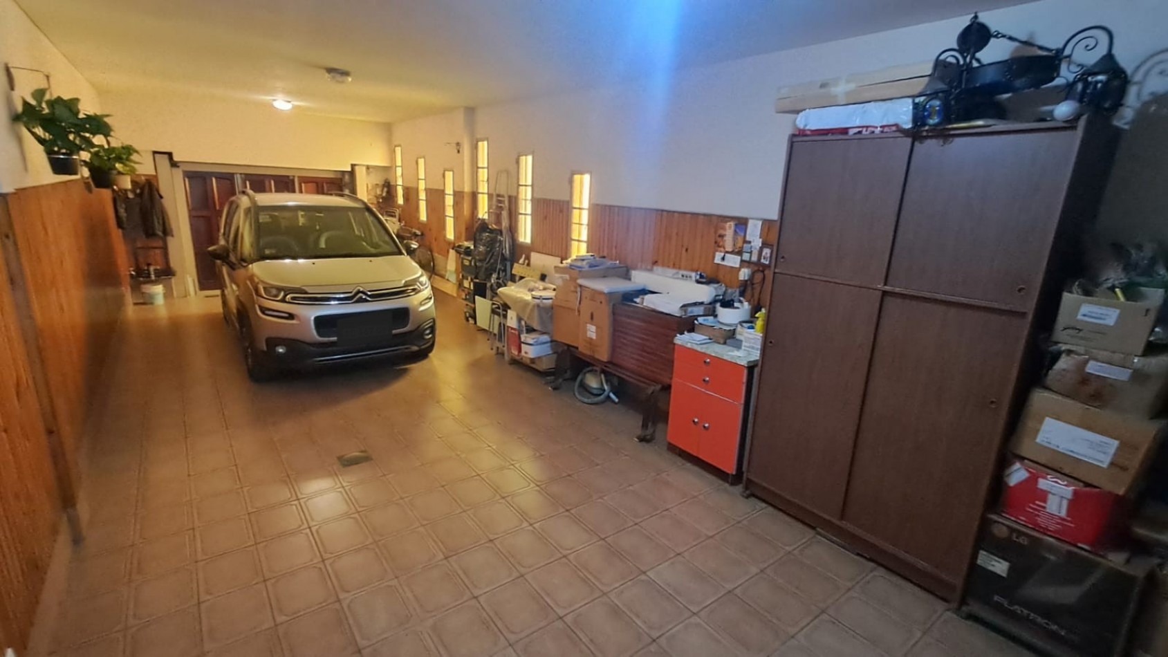 CASA 6 AMB CON COCHERA CUBIERTA (2 AUTOS), FONDO LIBRE Y TERRAZA REF. 896