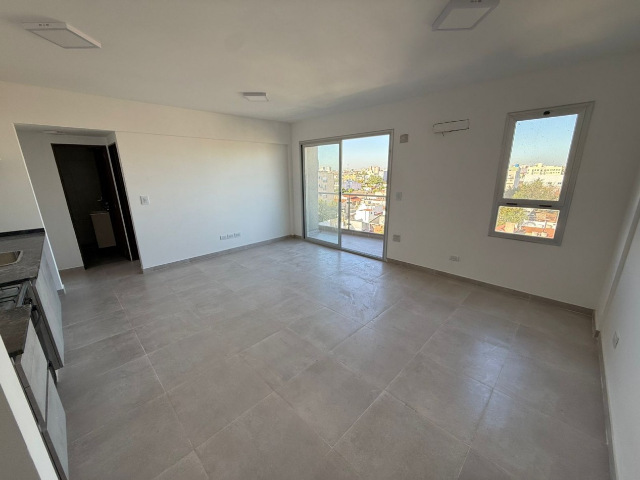 DEPTO 2 AMB CON BALCON CONTRAFRENTE (SIN EXPENSAS) REF. 898/1