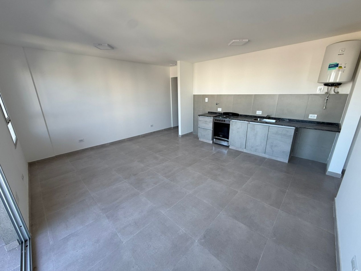 DEPTO 2 AMB CON BALCON CONTRAFRENTE (SIN EXPENSAS) REF. 898/1