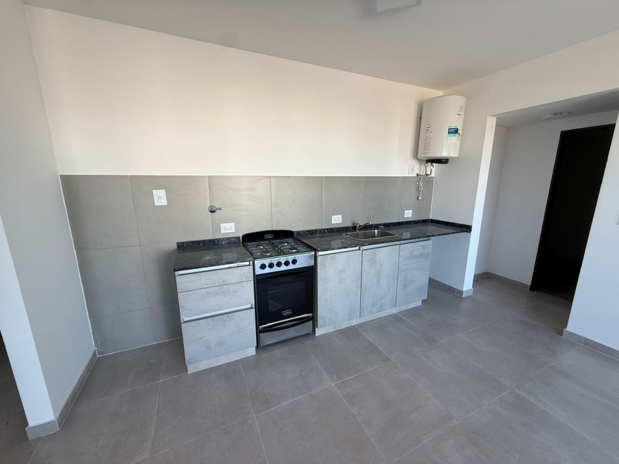 DEPTO 2 AMB CON BALCON CONTRAFRENTE (SIN EXPENSAS) REF. 898/1