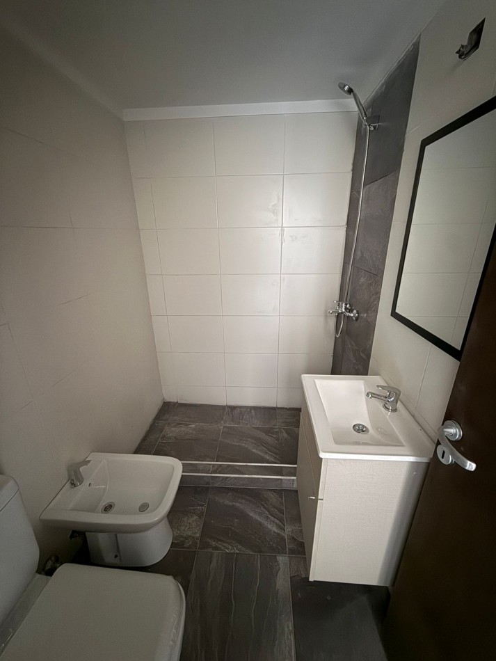 DEPTO 2 AMB CON BALCON CONTRAFRENTE (SIN EXPENSAS) REF. 898/1