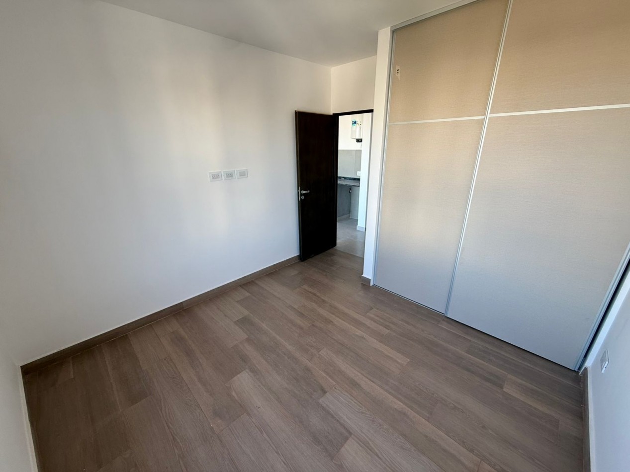 DEPTO 2 AMB CON BALCON CONTRAFRENTE (SIN EXPENSAS) REF. 898/1