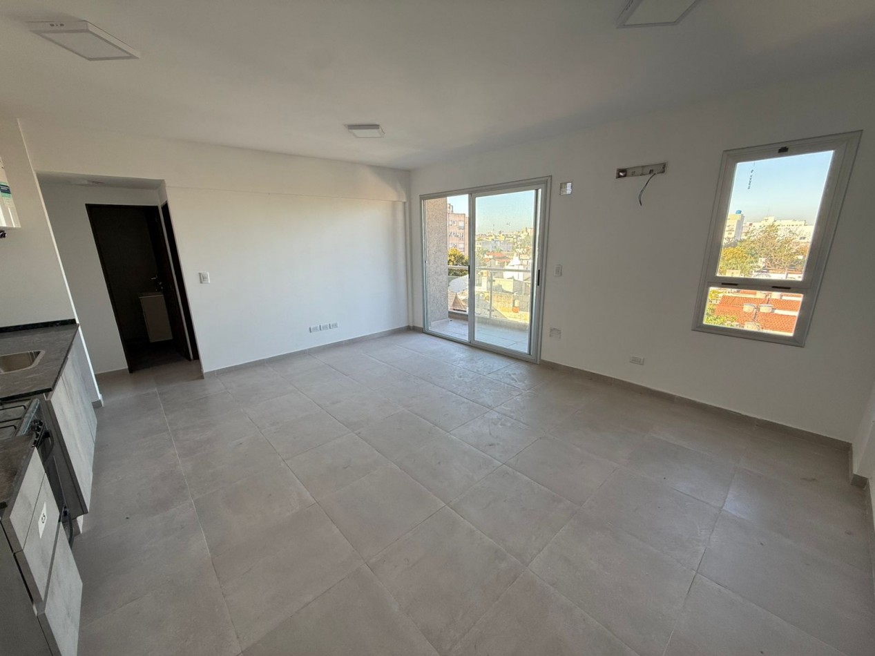 DEPTO 2 AMB CON BALCON CONTRAFRENTE (SIN EXPENSAS) REF. 898/2