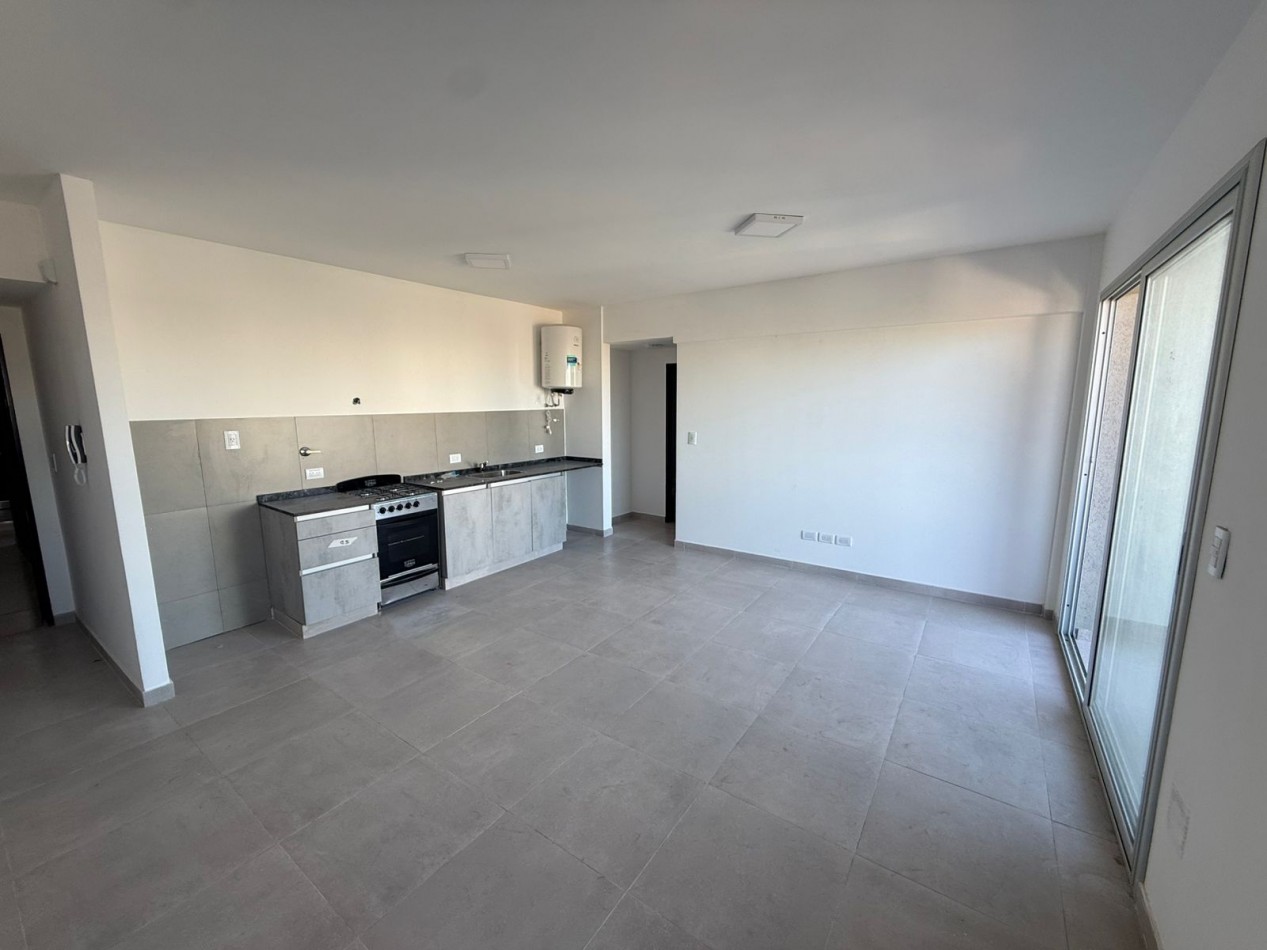 DEPTO 2 AMB CON BALCON CONTRAFRENTE (SIN EXPENSAS) REF. 898/2