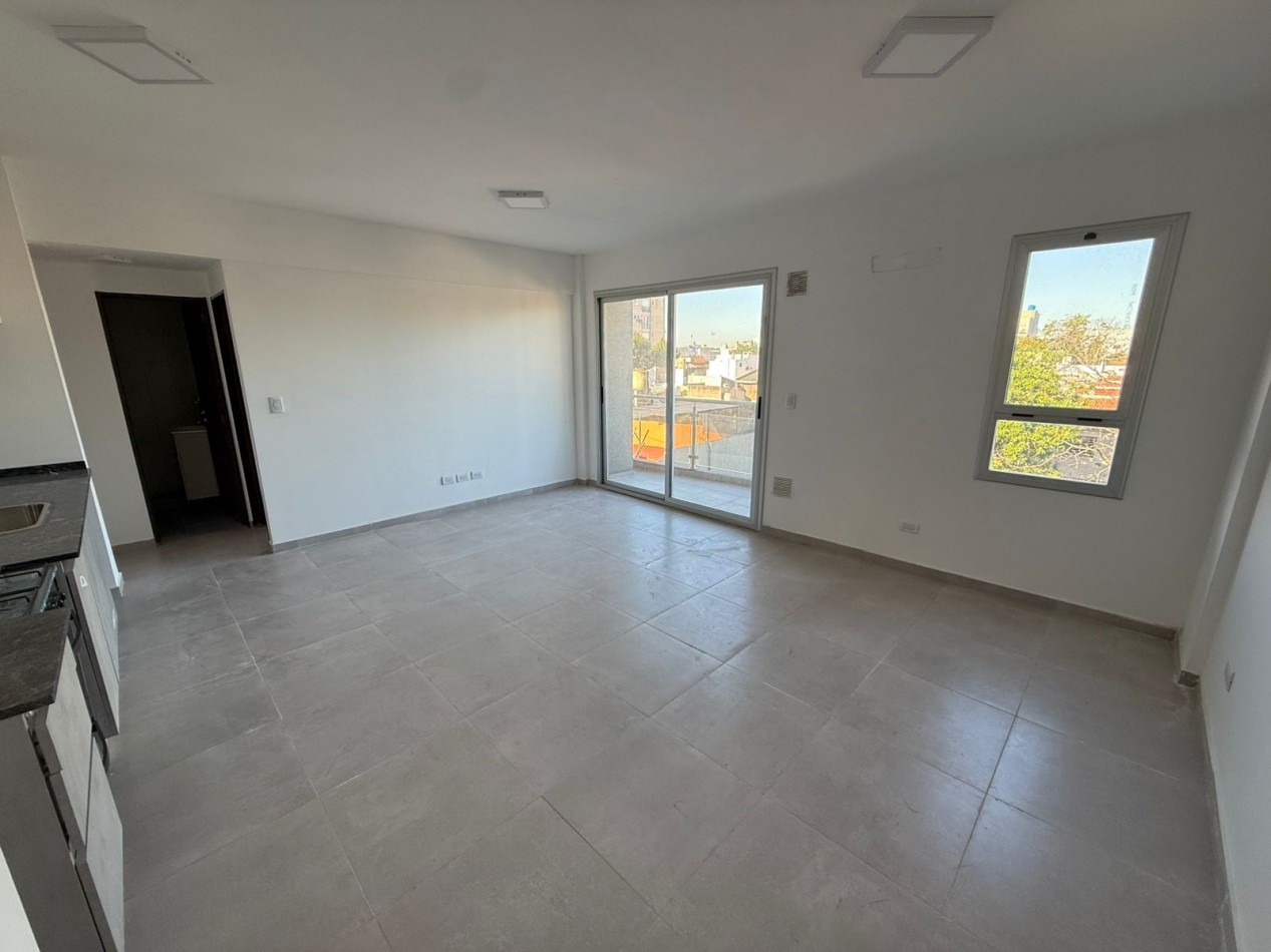 DEPTO 2 AMB CON BALCON CONTRAFRENTE (SIN EXPENSAS) REF. 898/3