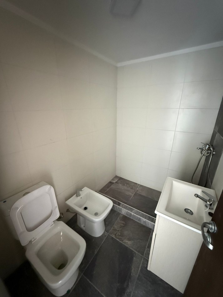 DEPTO 2 AMB CON BALCON CONTRAFRENTE (SIN EXPENSAS) REF. 898/3