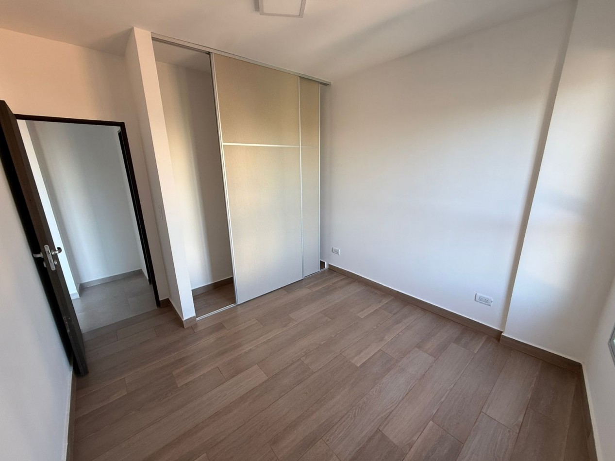 DEPTO 2 AMB CON BALCON CONTRAFRENTE (SIN EXPENSAS) REF. 898/3