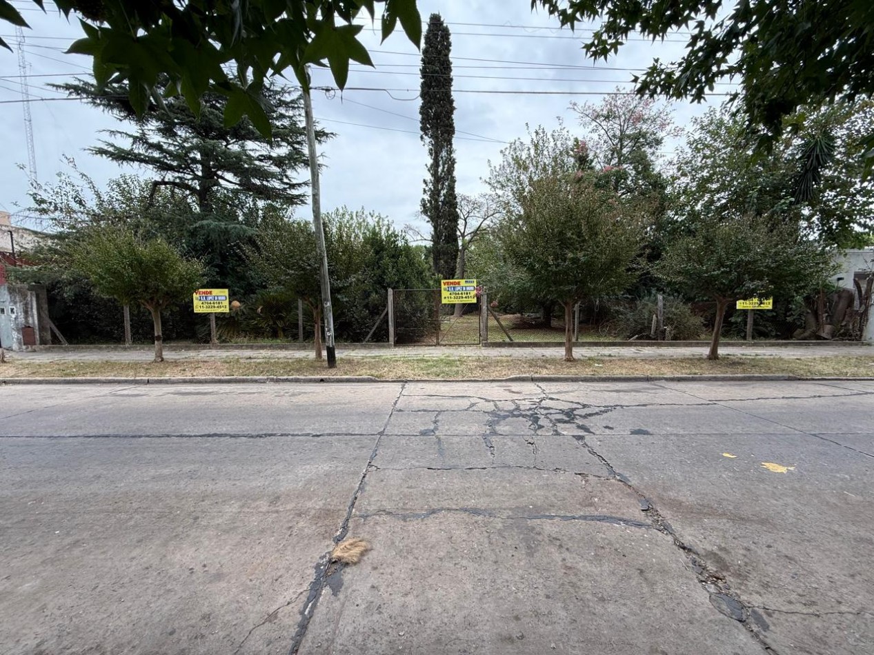 3 LOTES EN BLOCK - 1115M2 - QUINCHO C/ PARRILLA, TOILLETTE, GALERIA Y PILETA DE FIBRA REF. 899