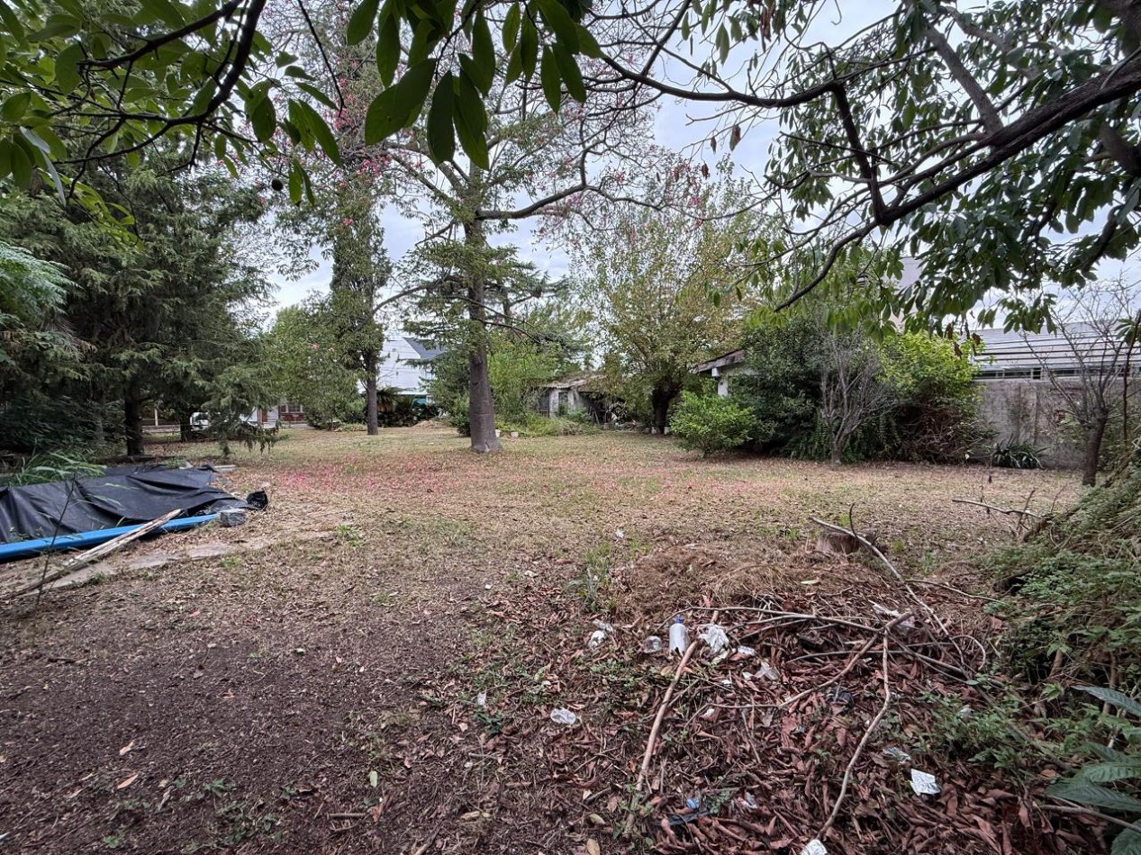 3 LOTES EN BLOCK - 1115M2 - QUINCHO C/ PARRILLA, TOILLETTE, GALERIA Y PILETA DE FIBRA REF. 899