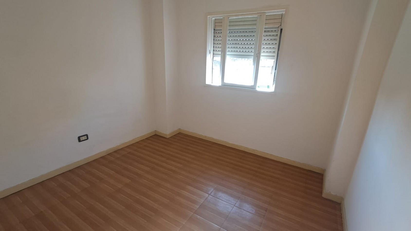 DEPARTAMENTO 2 AMB AL FRENTE. REF. 900