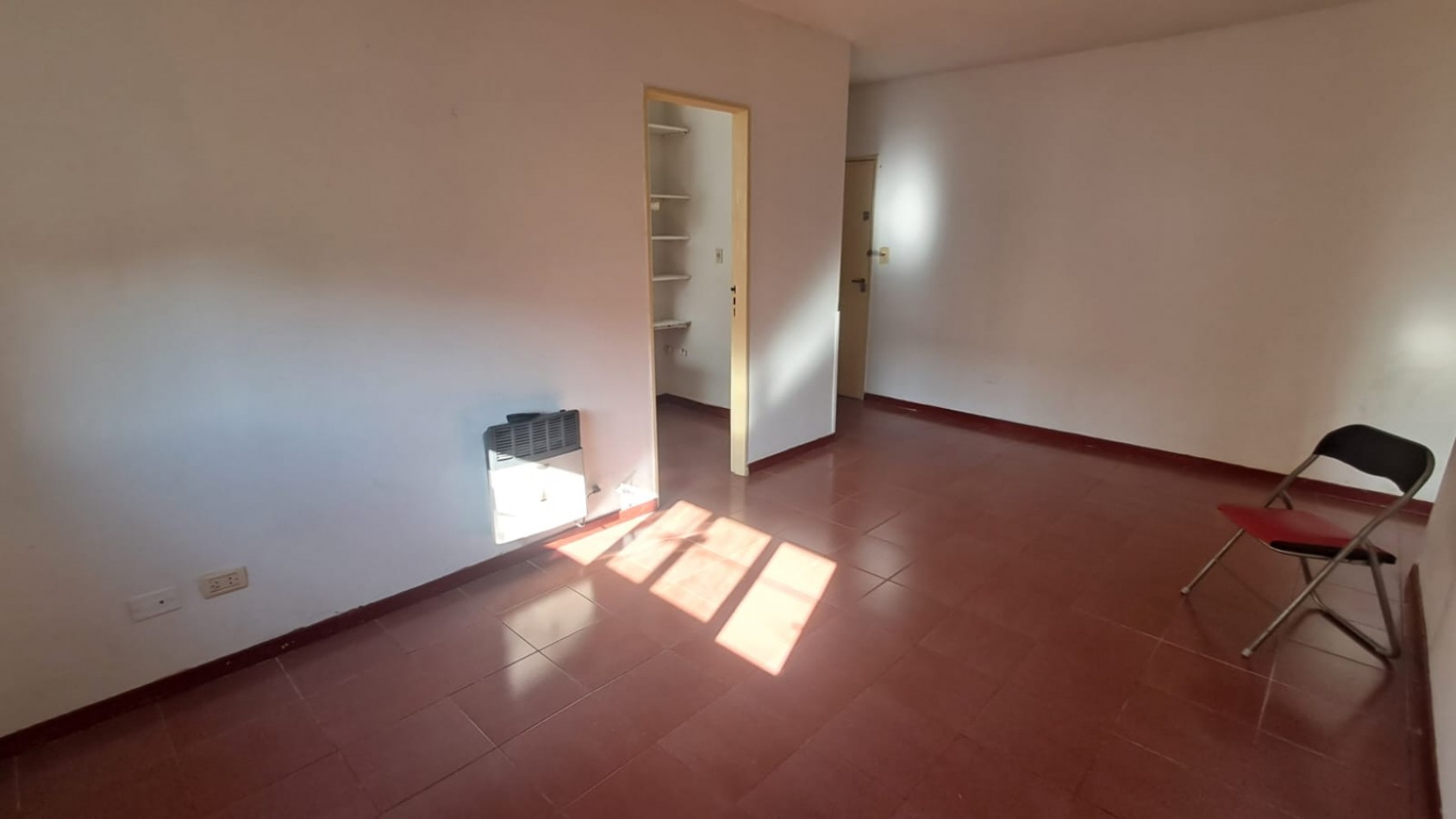 DEPARTAMENTO 2 AMB AL FRENTE. REF. 900