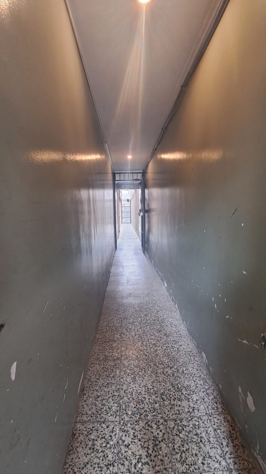 2 PHS COMPUESTO DE GALPON CON BAÑOS Y OFICINAS O VIVIENDA CON PATIO Y 1 DE ELLAS CON TERRAZA