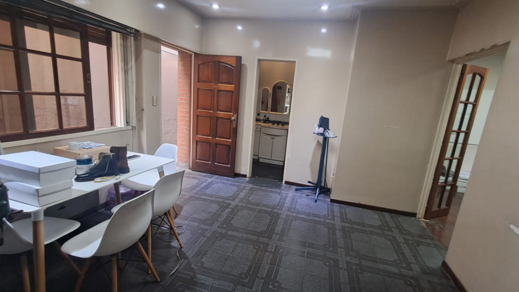 2 PHS COMPUESTO DE GALPON CON BAÑOS Y OFICINAS O VIVIENDA CON PATIO Y 1 DE ELLAS CON TERRAZA