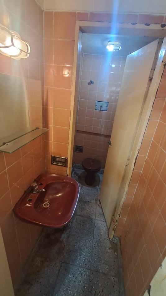 2 PHS COMPUESTO DE GALPON CON BAÑOS Y OFICINAS O VIVIENDA CON PATIO Y 1 DE ELLAS CON TERRAZA