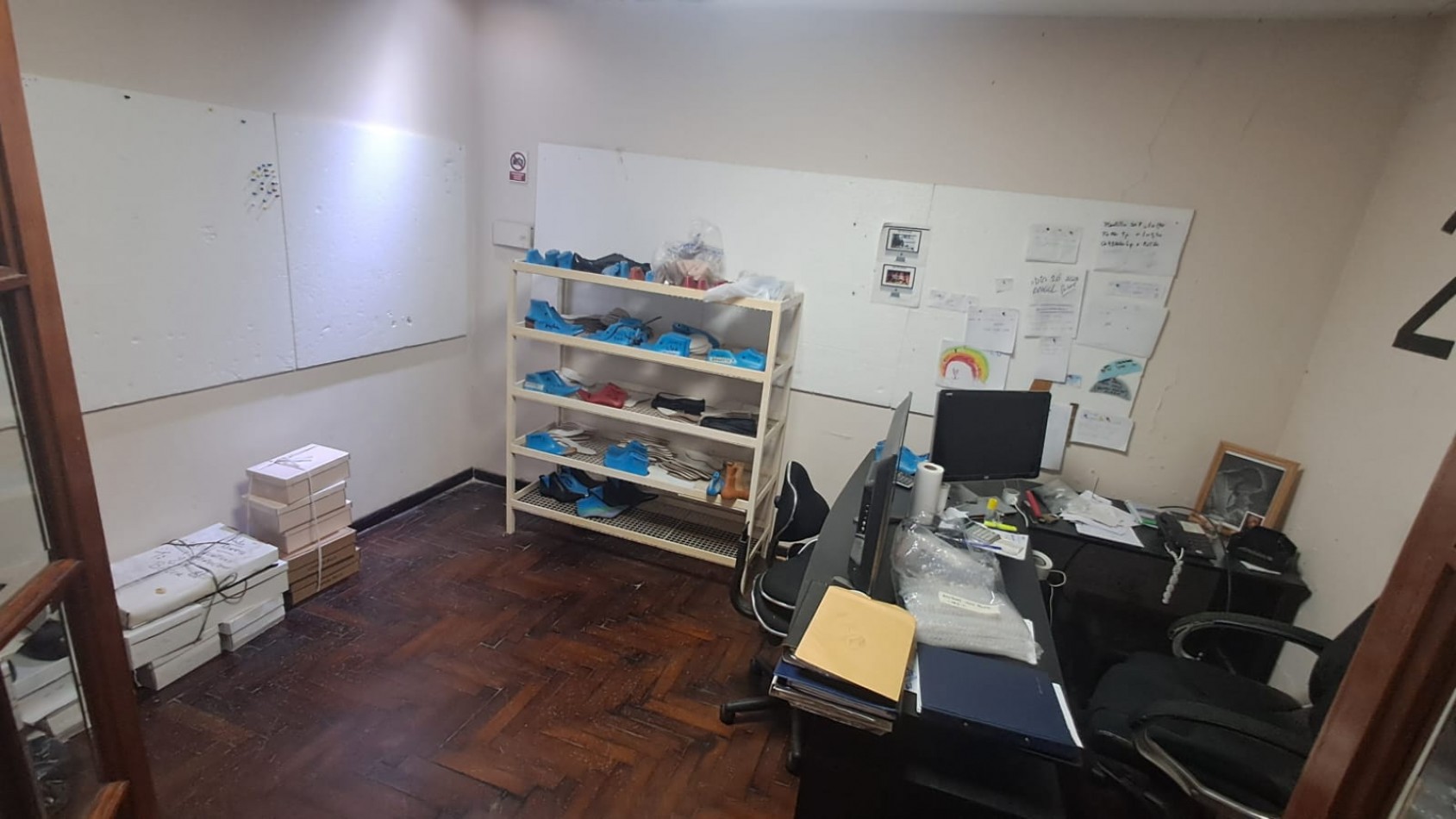 2 PHS COMPUESTO DE GALPON CON BAÑOS Y OFICINAS O VIVIENDA CON PATIO Y 1 DE ELLAS CON TERRAZA