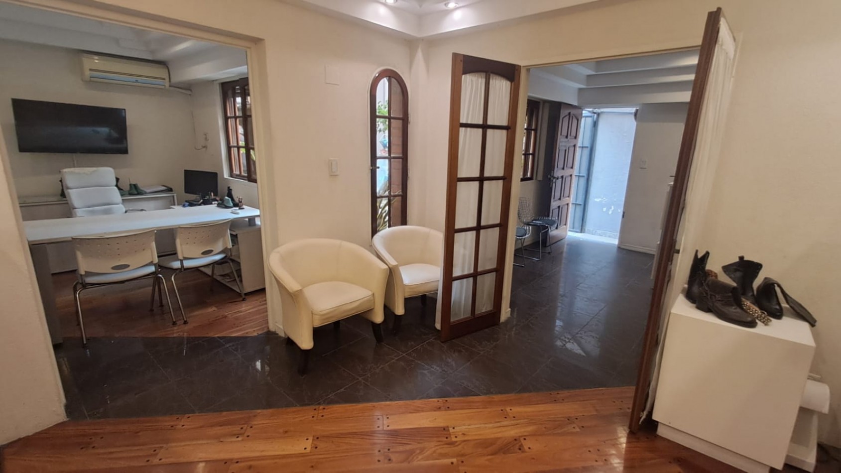 2 PHS COMPUESTO DE GALPON CON BAÑOS Y OFICINAS O VIVIENDA CON PATIO Y 1 DE ELLAS CON TERRAZA