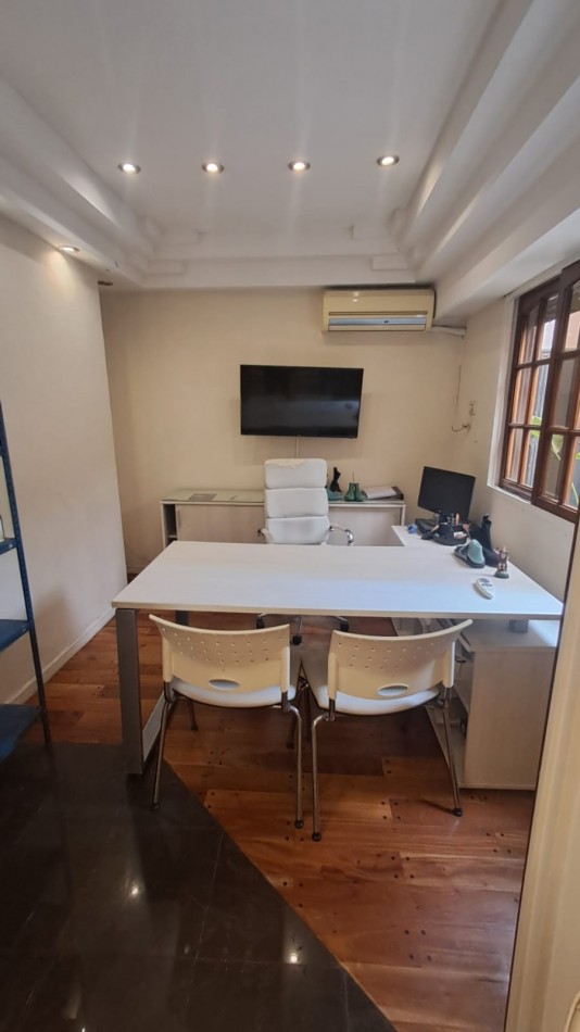 2 PHS COMPUESTO DE GALPON CON BAÑOS Y OFICINAS O VIVIENDA CON PATIO Y 1 DE ELLAS CON TERRAZA