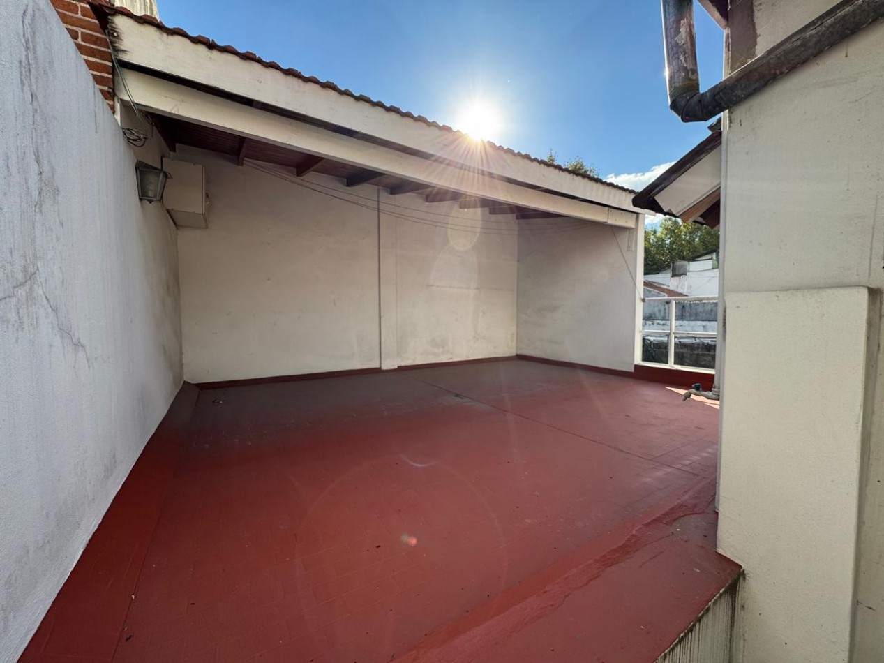 PH 2 AMB AL FONDO EN PLANTA ALTA CON TERRAZA SEMICUBIERTA.REF.907