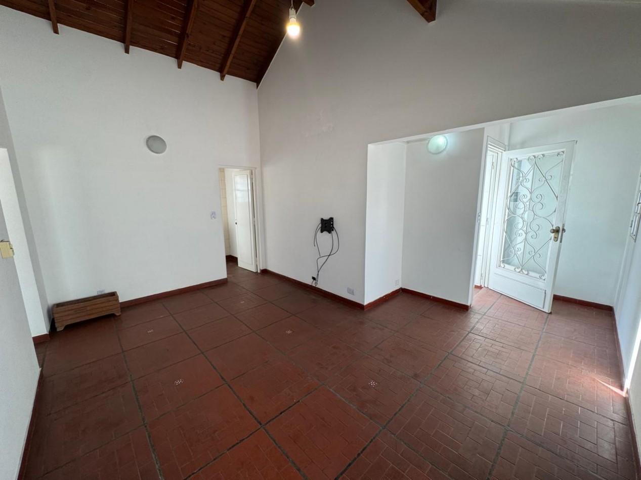 PH 2 AMB AL FONDO EN PLANTA ALTA CON TERRAZA SEMICUBIERTA.REF.907