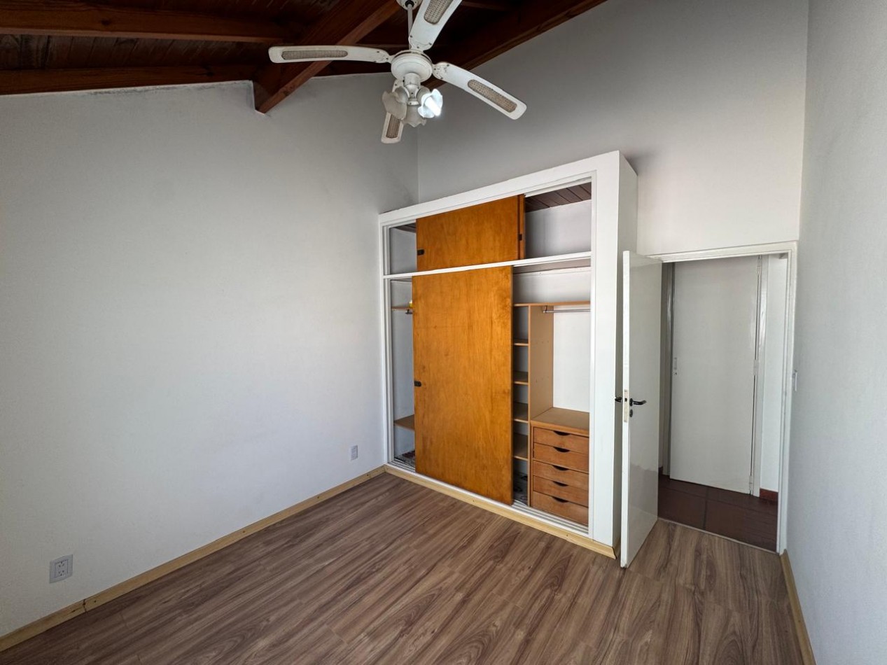 PH 2 AMB AL FONDO EN PLANTA ALTA CON TERRAZA SEMICUBIERTA.REF.907